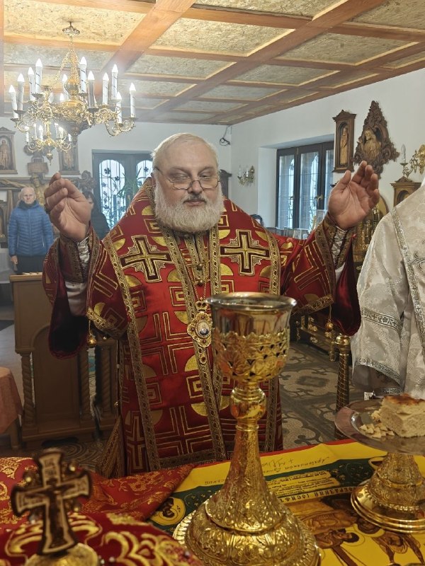У дні Світлого тижня, сповнені пасхальної радості та благодаті Воскресіння Христового, Його Святість, Святійший Никодим, Патріарх Київський і всієї Руси-України, Предстоятель Української Православної Церкви Київського Патріархату, щоденно звершував Божественну літургію у Богоявленському кафедральному храмі міста Суми.