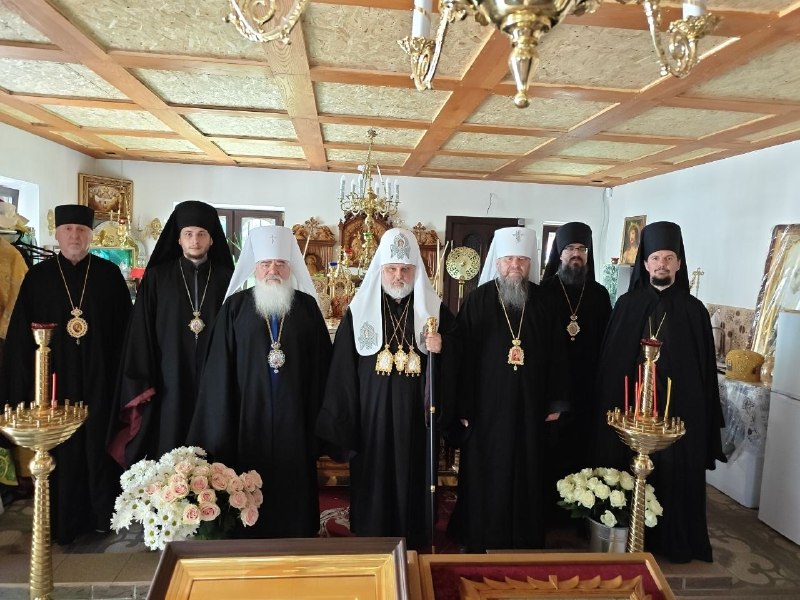 ЗВЕРНЕННЯ АРХІЄРЕЇВ УКРАЇНСЬКОЇ ПРАВОСЛАВНОЇ ЦЕРКВИ КИЇВСЬКОГО ПАТРІАРХАТУ ДО ВІРНИХ УКРАЇНИ ТА УКРАЇНСЬКОЇ ДІАСПОРИ